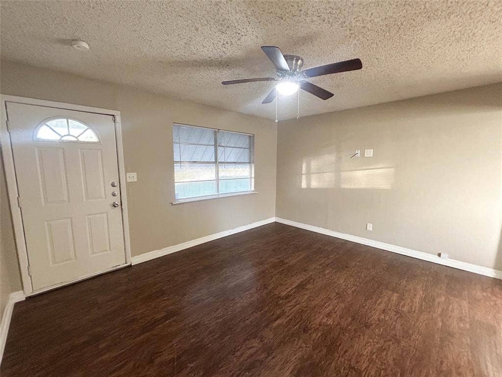 1312 N Shawnee Street, Ennis, TX 75119 1312 N Shawnee Street, Ennis, TX 75119