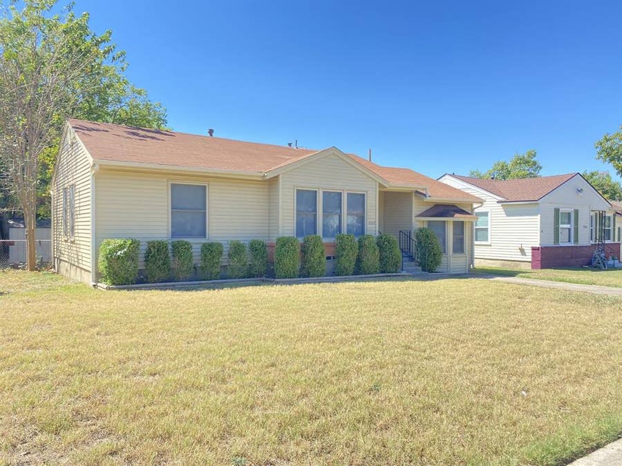 Property photo for 2322 Fenwick Drive, Dallas, TX