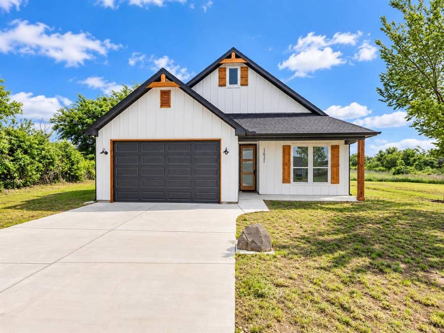 Property photo for 1621 County Road 4764, Boyd, TX