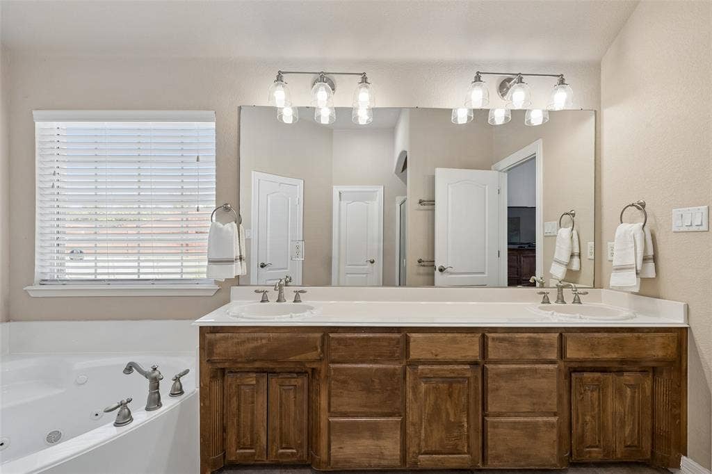 1208 Saddle Trail, Willow Park, TX 76087