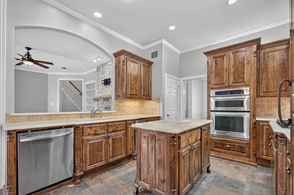 8004 Ashby Court, Plano, TX 75025 8004 Ashby Court, Plano, TX 75025