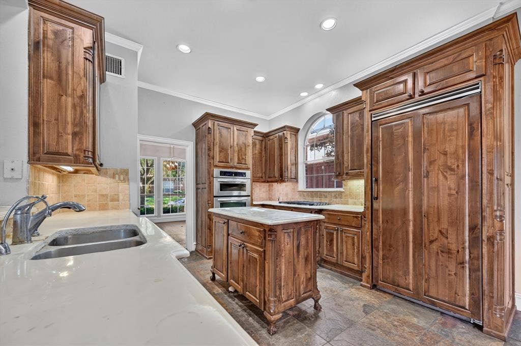 8004 Ashby Court, Plano, TX 75025 8004 Ashby Court, Plano, TX 75025