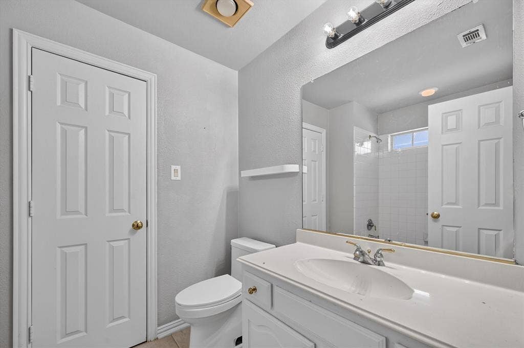 8004 Ashby Court, Plano, TX 75025 8004 Ashby Court, Plano, TX 75025