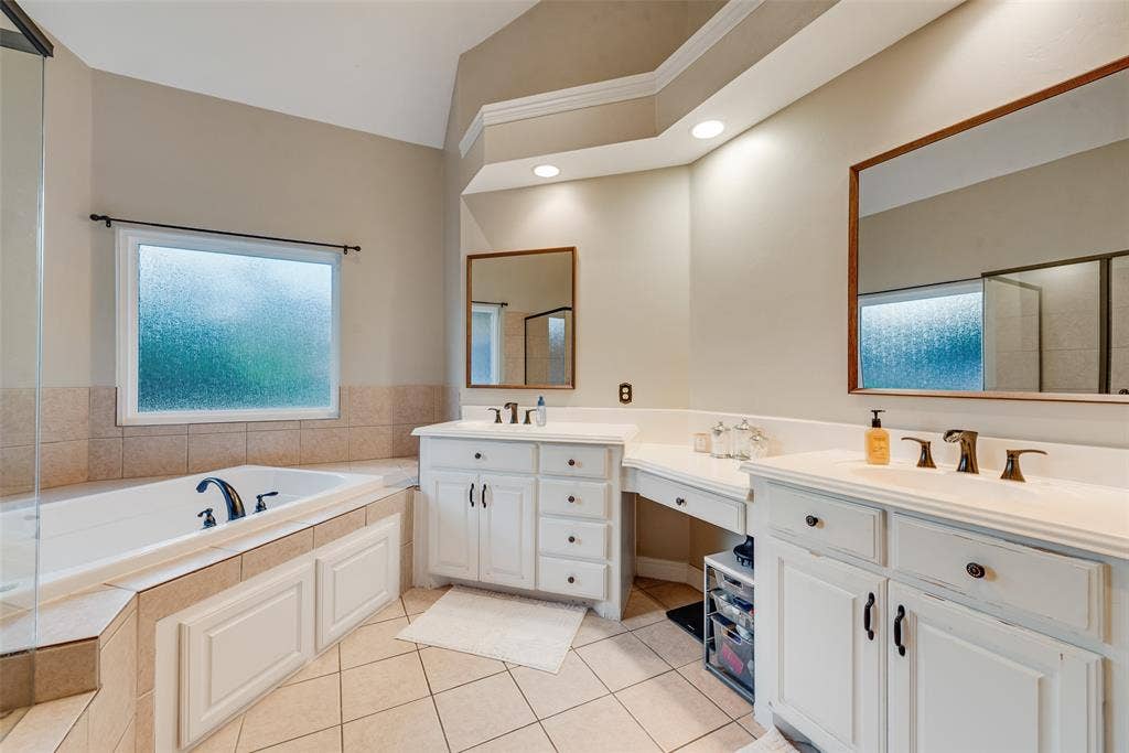 1901 Big Bend Cove, Southlake, TX 76092 Primary bathroom