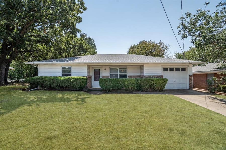 Property photo for 724 Chisholm Trail, Denton, TX