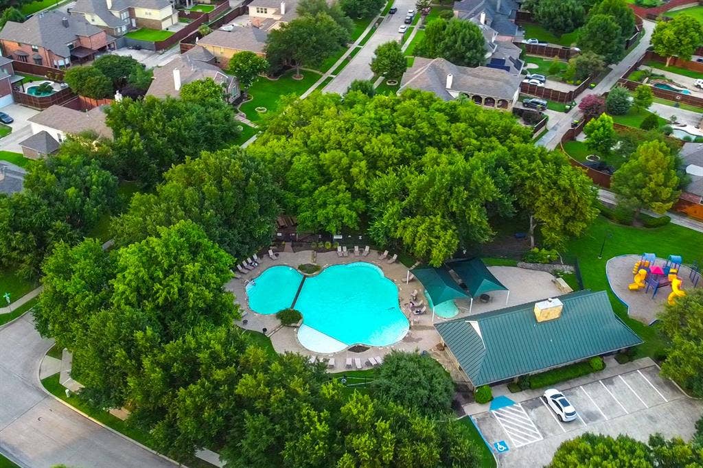 3308 Sedona Lane, Plano, TX 75025 Highlands of Russell Park Community Pool and Playground