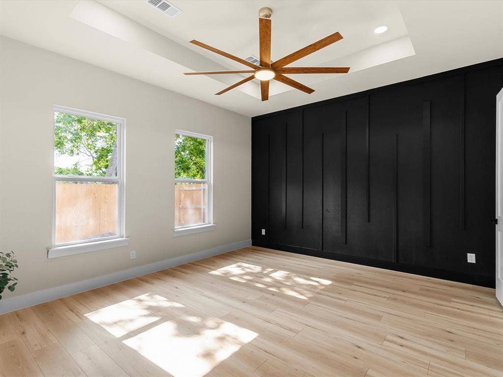 2127 Amanda Avenue, Fort Worth, TX 76105 Tray ceiling with recessed lighting
