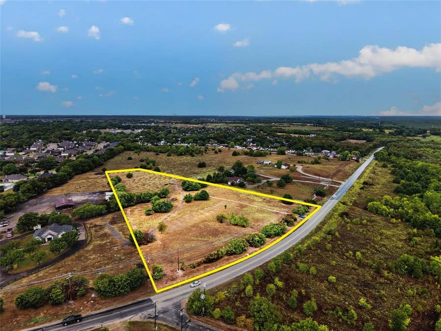 Property photo for 651 E Malloy Bridge Road, Seagoville, TX