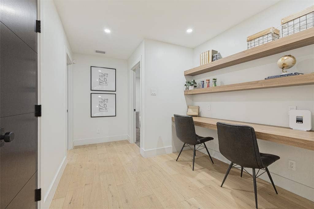 4624 Willow Lane, Dallas, TX 75244 Flex space or office