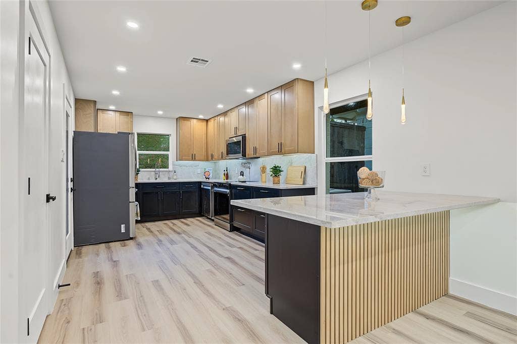 865 Peavy Road, Dallas, TX 75218 865 Peavy Road, Dallas, TX 75218
