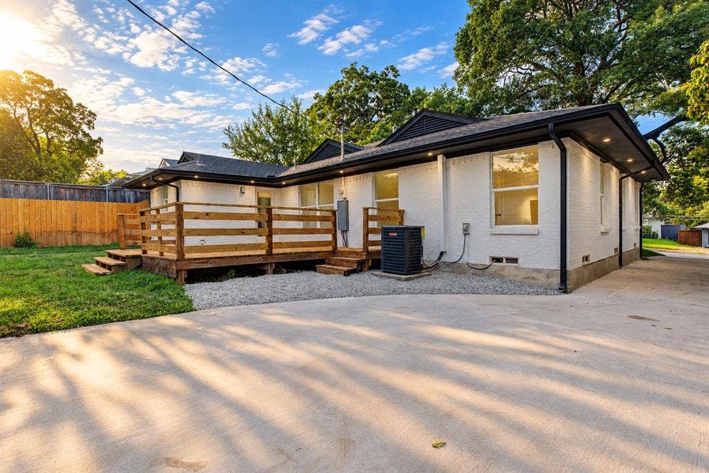 865 Peavy Road, Dallas, TX 75218 865 Peavy Road, Dallas, TX 75218