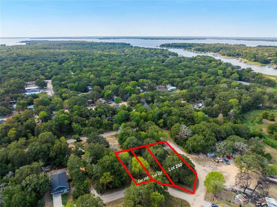 Property photo for 121 Neches Drive, Mabank, TX