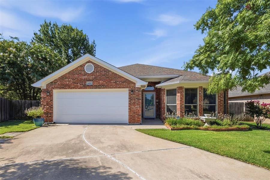 Property photo for 6801 Descanso Gardens Drive, Fort Worth, TX