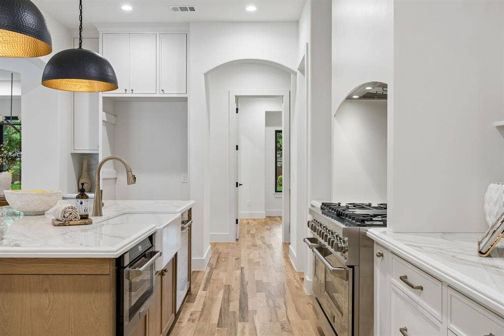 6915 Middle Cove Drive, Dallas, TX 75248