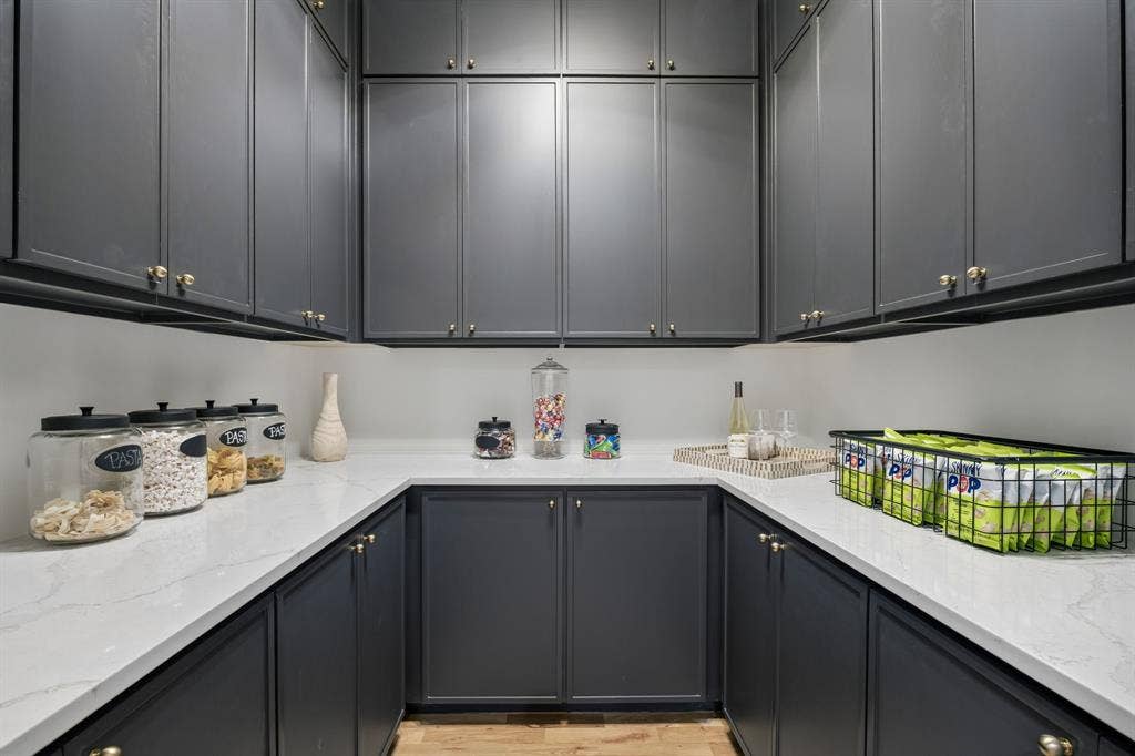 6915 Middle Cove Drive, Dallas, TX 75248