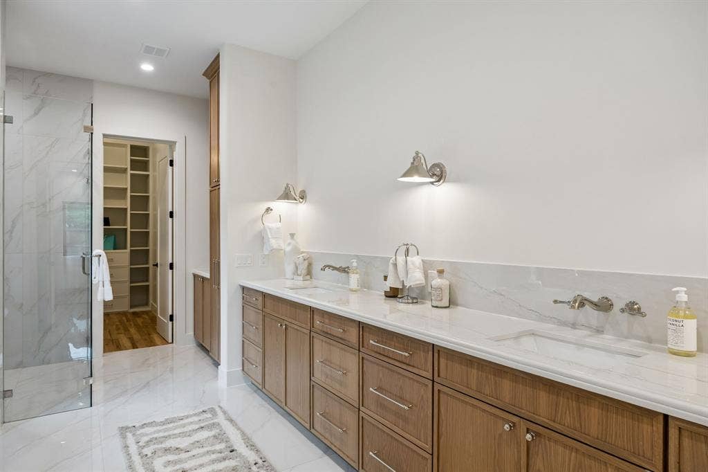 6915 Middle Cove Drive, Dallas, TX 75248