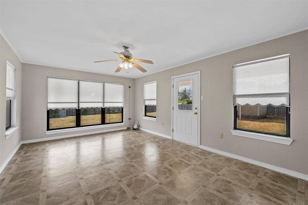 107 E Dawn Drive, Robinson, TX 76706 107 E Dawn Drive, Robinson, TX 76706