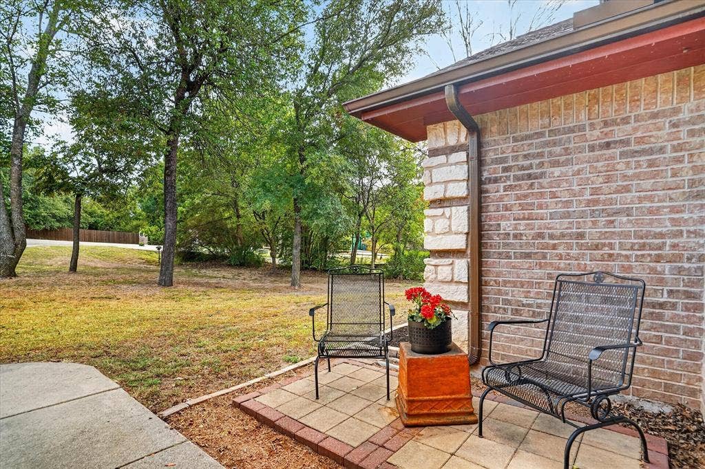 6608 Silver Oak Lane, Fort Worth, TX 76135