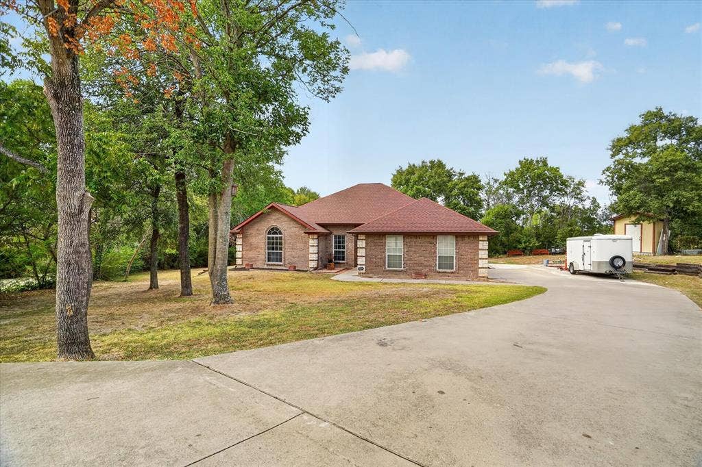 6608 Silver Oak Lane, Fort Worth, TX 76135