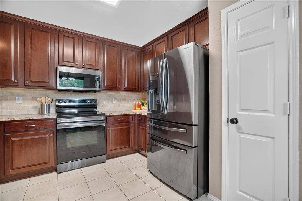 6608 Silver Oak Lane, Fort Worth, TX 76135