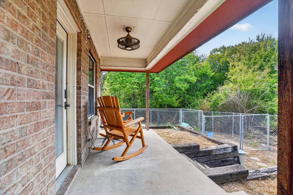 6608 Silver Oak Lane, Fort Worth, TX 76135