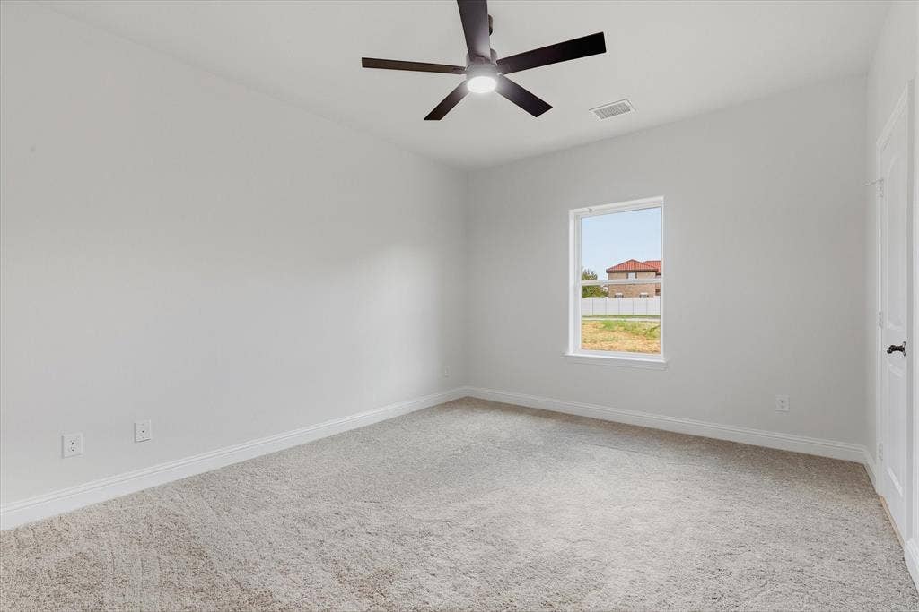 2600 Almanzor Avenue, Irving, TX 75062 2600 Almanzor Avenue, Irving, TX 75062