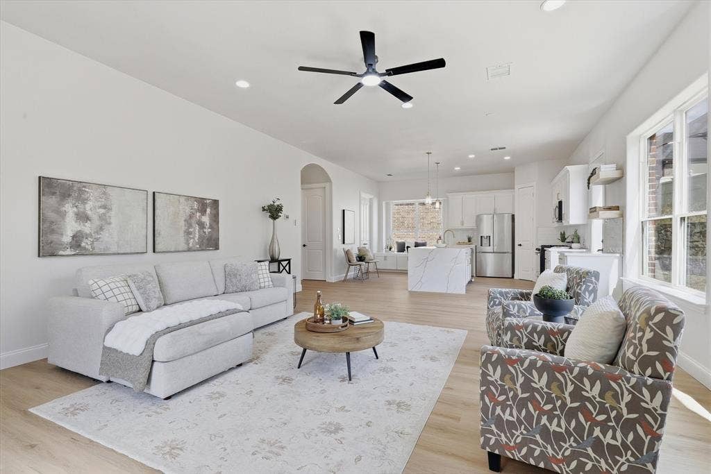 2600 Almanzor Avenue, Irving, TX 75062 2600 Almanzor Avenue, Irving, TX 75062