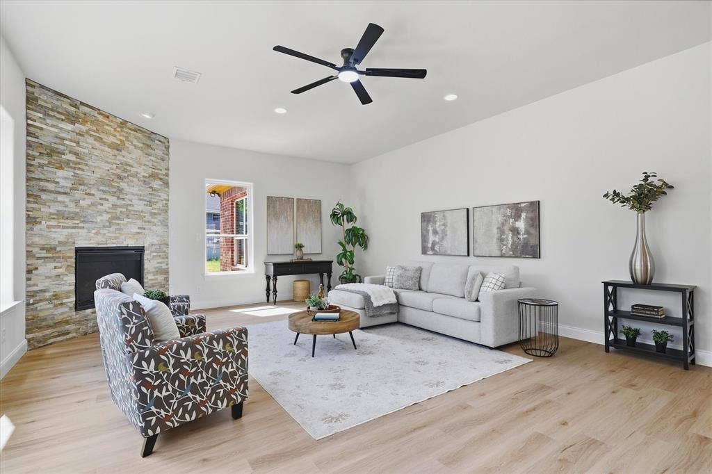 2600 Almanzor Avenue, Irving, TX 75062 2600 Almanzor Avenue, Irving, TX 75062