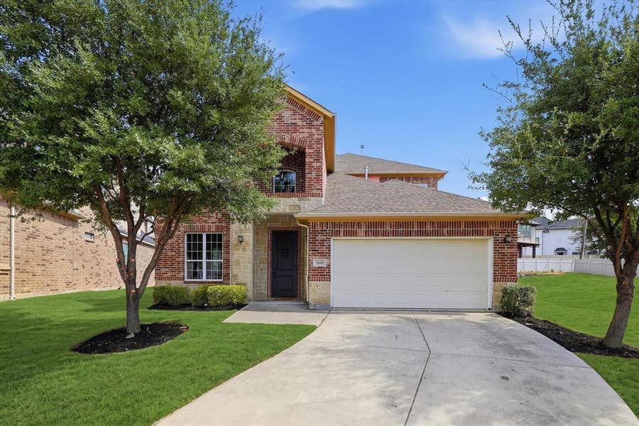 Property photo for 2600 Almanzor Avenue, Irving, TX