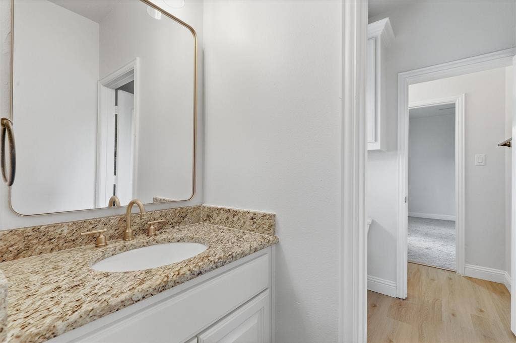 2600 Almanzor Avenue, Irving, TX 75062 2600 Almanzor Avenue, Irving, TX 75062