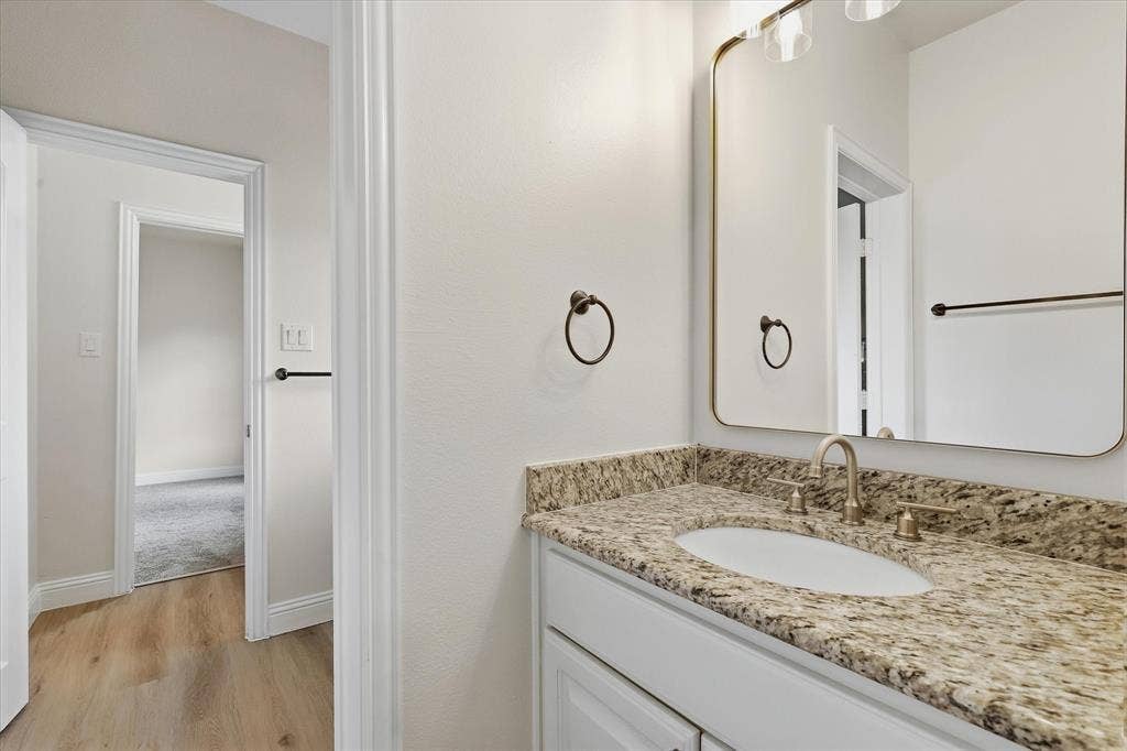 2600 Almanzor Avenue, Irving, TX 75062 2600 Almanzor Avenue, Irving, TX 75062