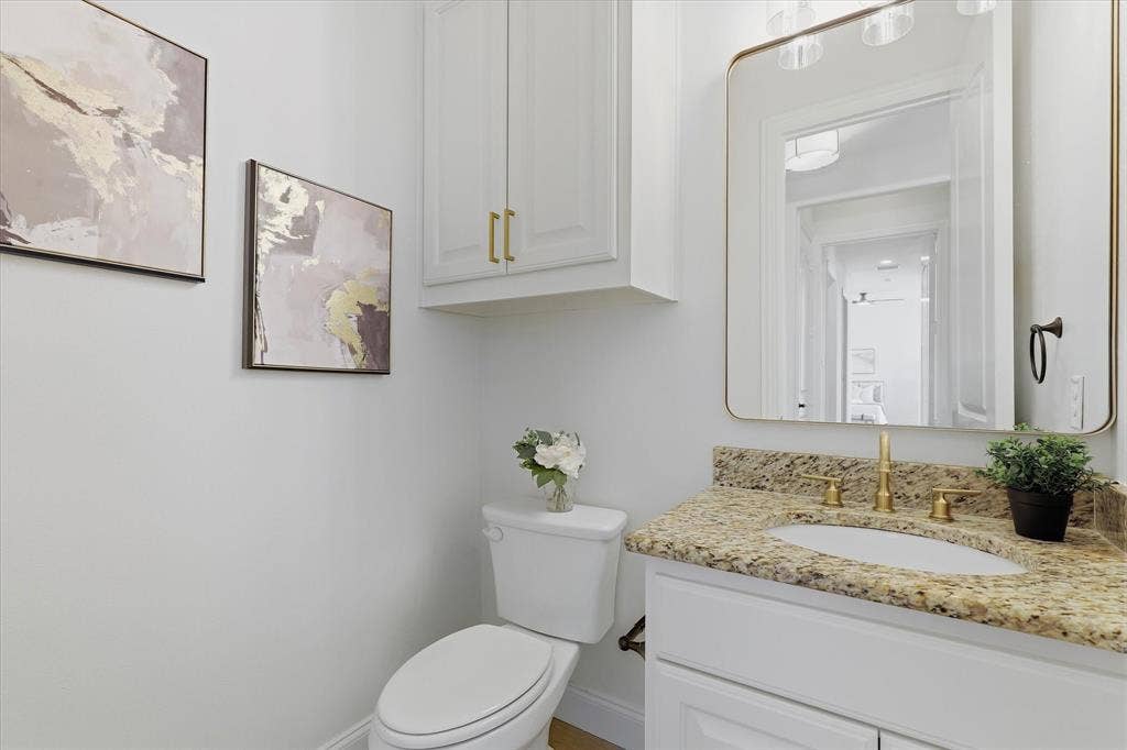 2600 Almanzor Avenue, Irving, TX 75062 2600 Almanzor Avenue, Irving, TX 75062