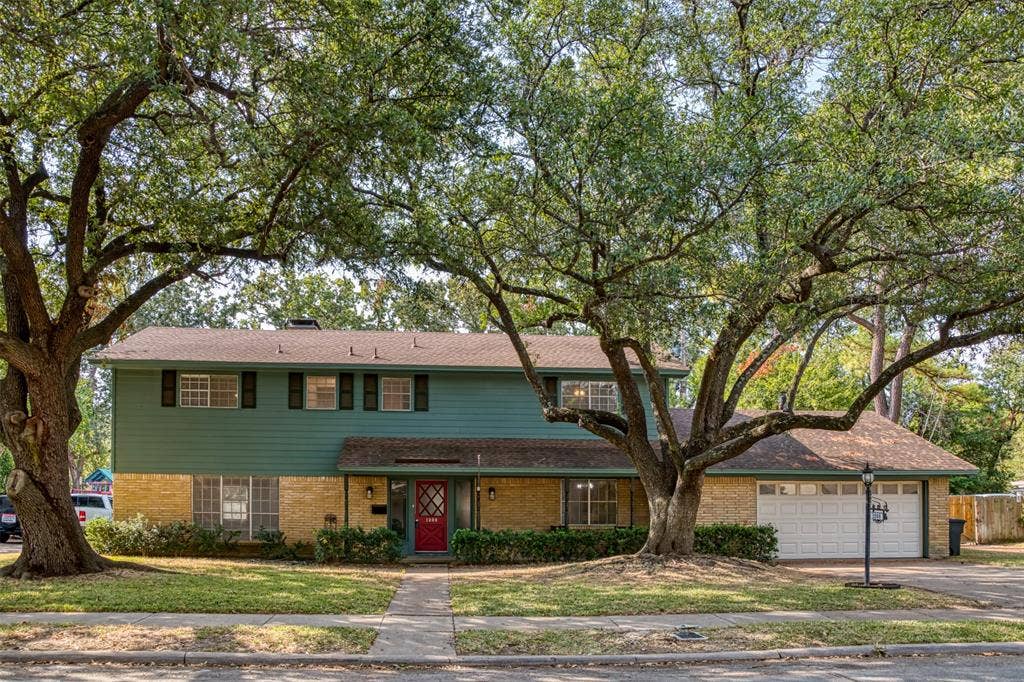 1208 Wentwood Drive, Irving, TX 75061 1208 Wentwood Drive, Irving, TX 75061