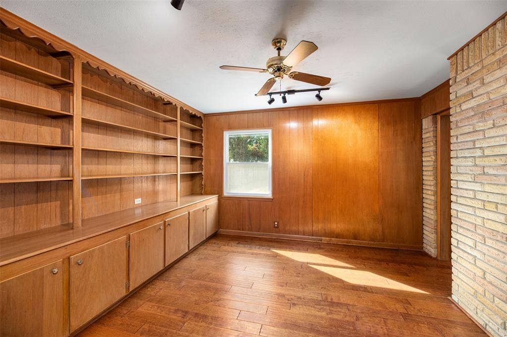 1208 Wentwood Drive, Irving, TX 75061 1208 Wentwood Drive, Irving, TX 75061