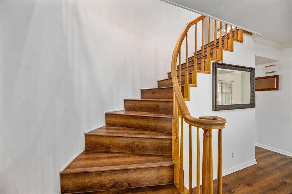 1208 Wentwood Drive, Irving, TX 75061 1208 Wentwood Drive, Irving, TX 75061
