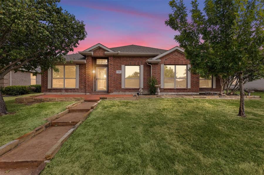 Property photo for 232 Laramie Lane, DeSoto, TX
