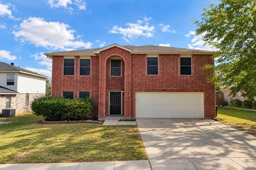 Property photo for 7909 Mosstree Drive, Arlington, TX