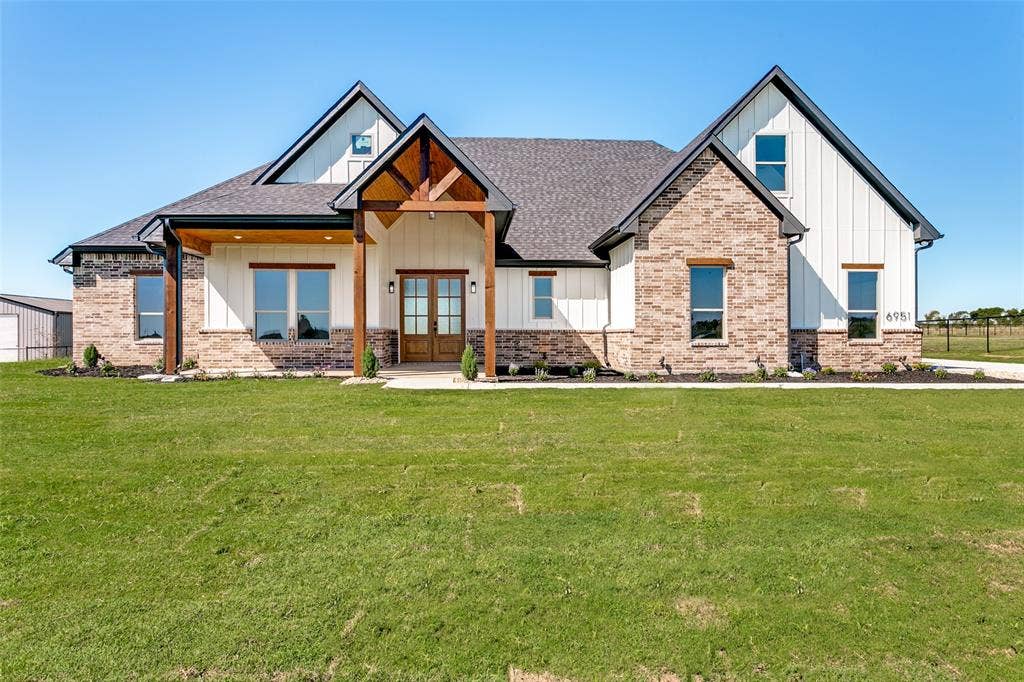 6951 Eagle Creek Drive, Godley, TX 76044 6951 Eagle Creek Drive, Godley, TX 76044