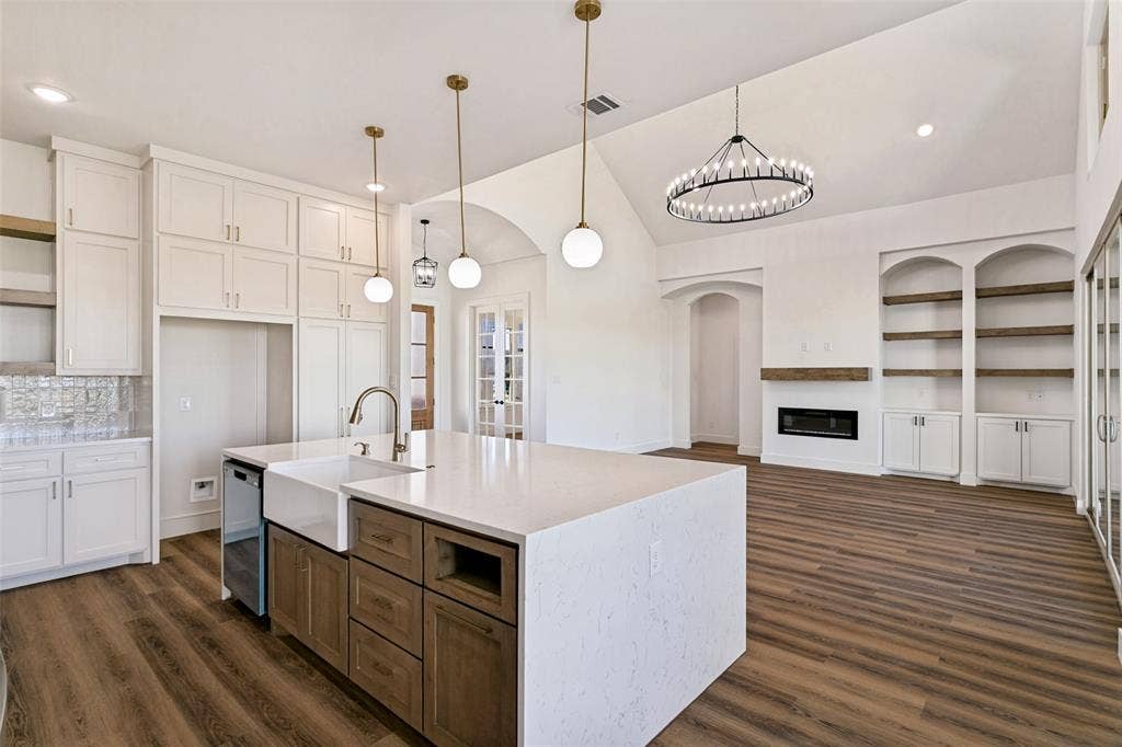 6951 Eagle Creek Drive, Godley, TX 76044 6951 Eagle Creek Drive, Godley, TX 76044