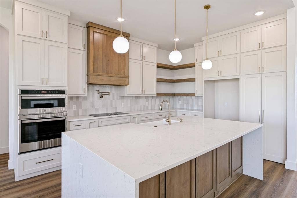 6951 Eagle Creek Drive, Godley, TX 76044 6951 Eagle Creek Drive, Godley, TX 76044