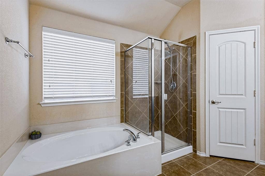 2201 Canyon Point, McKinney, TX 75071 2201 Canyon Point, McKinney, TX 75071
