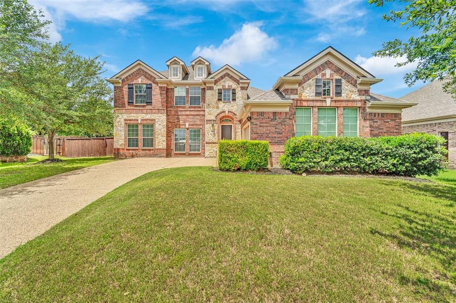 Property photo for 6811 Shady  View Court, Sachse, TX