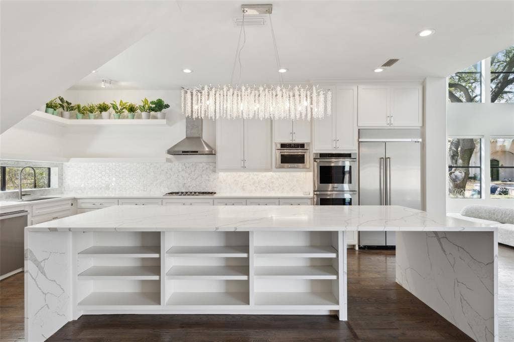 6441 Royalton Drive, Dallas, TX 75230 6441 Royalton Drive, Dallas, TX 75230