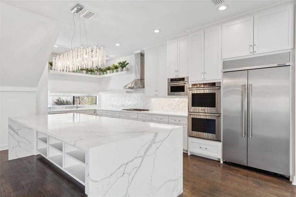 6441 Royalton Drive, Dallas, TX 75230 6441 Royalton Drive, Dallas, TX 75230