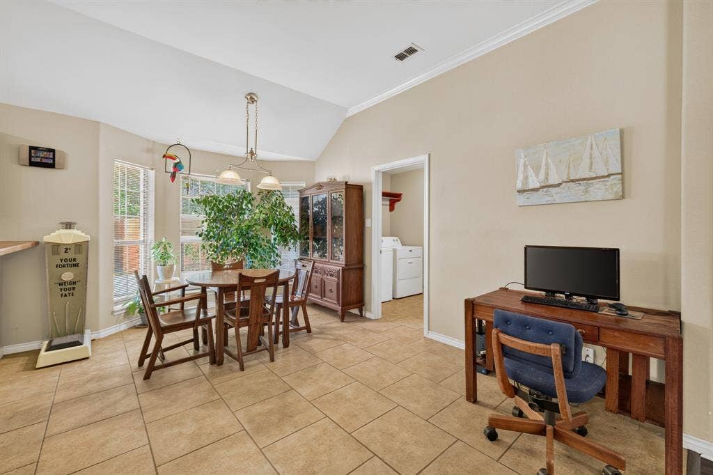 7033 Waterway Lane, Abilene, TX 79606 7033 Waterway Lane, Abilene, TX 79606