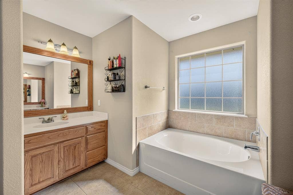 7033 Waterway Lane, Abilene, TX 79606 7033 Waterway Lane, Abilene, TX 79606