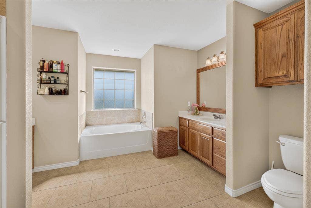 7033 Waterway Lane, Abilene, TX 79606 7033 Waterway Lane, Abilene, TX 79606