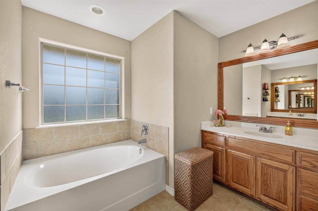 7033 Waterway Lane, Abilene, TX 79606 7033 Waterway Lane, Abilene, TX 79606
