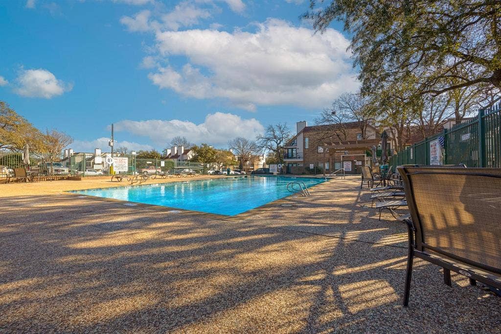 2310 Balsam Drive, #B301, Arlington, TX 76006 2310 Balsam Drive, #B301, Arlington, TX 76006