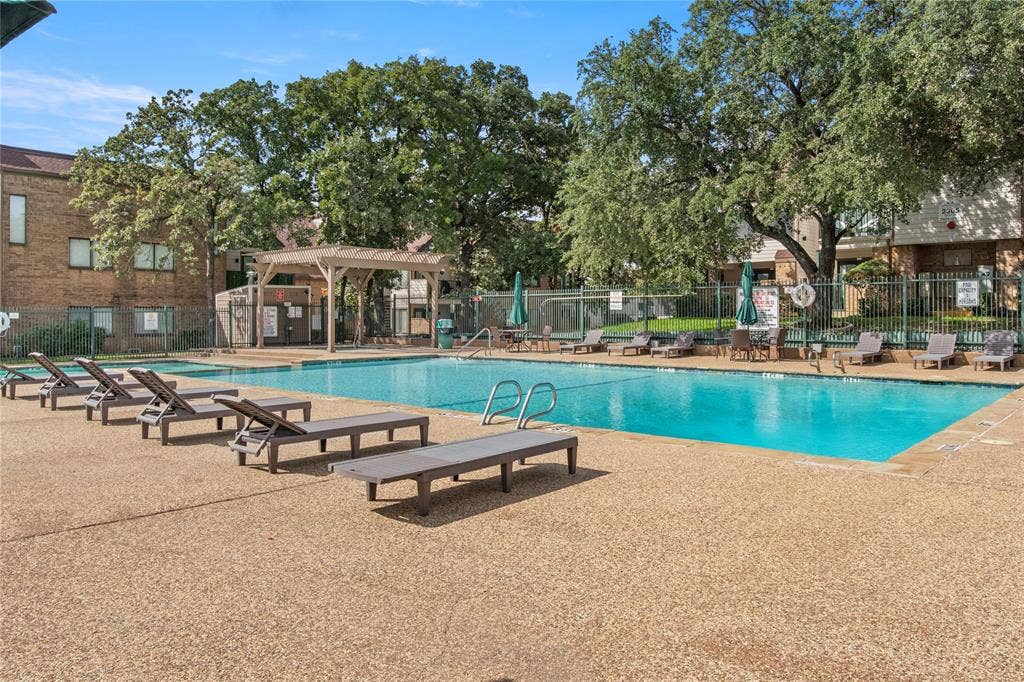 2310 Balsam Drive, #B301, Arlington, TX 76006 2310 Balsam Drive, #B301, Arlington, TX 76006